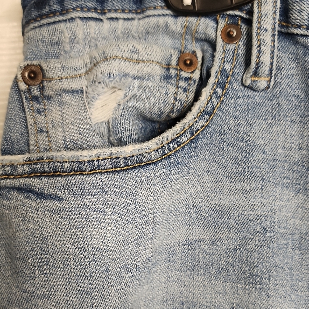 Old Navy Men's Light Blue Relaxed Jeans - Picture 7 of 15